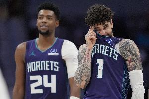 黄蜂米勒:进NBA相处至今的好兄弟被送走很伤心 三球被媒体污名了