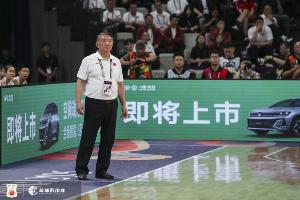 宫鲁鸣谈热身赛:对手都是强队 对女篮是很好的学习和锻炼机会