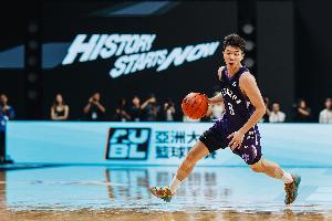 媒体人:石奎在这群大学生里确实鹤立鸡群 他在关键时刻挺身而出