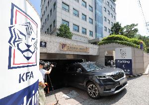 历史首次!韩国足协遭警方突袭搜查,员工普遍认为该来的终究来了