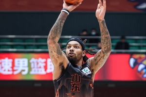 鲁媒:我总觉得珀塞尔有实力 尤其是乱战取胜 孤勇英雄!