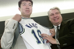 王治郅致敬老尼尔森:是你的信任 为我们中国球员打开了NBA大门