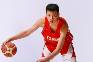 媒体人:中国U18男篮内线的巨大优势没发挥出来 三个中锋只得12分