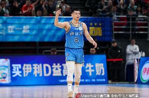 媒体人:方硕正在学习执教 未来或许能见到他以另一种身份回归