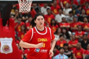 张子宇超进化:先进球,再来谈“现代篮球”