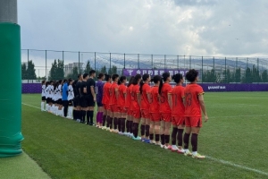 中国U20女足与大连女足展开热身赛较量,最终中国队9比0战胜对手