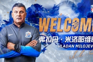 足球报:申花两连胜触底反弹,新帅接手前中方教练组交出色答卷