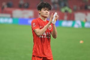 杨希:感觉自己这一年进步很快,我们年轻球员肯定会提高能力