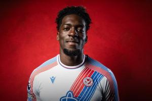 官方:水晶宫租借切尔西后卫迪萨西,租期至2026/27赛季结束