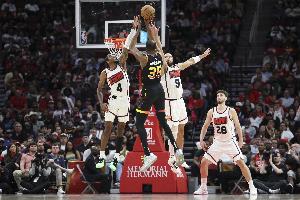 火箭媒体人:申京&KD&格林极端球迷太过分 饭圈文化是种病