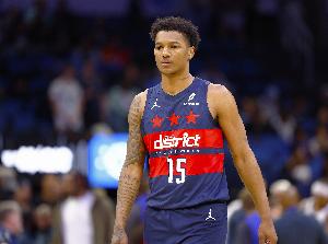 NBA官网:掘金正式裁掉朱利安·里斯 腾出双向合同名额