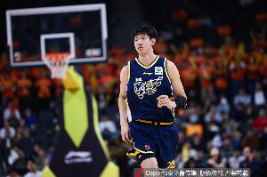 广东新增注册4人:黄明依B类合同续约3年 徐昕目前状态为租借广州