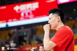 全面表现!李弘权全场5投2中 拿到5分5篮板4助攻1抢断