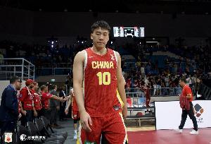 戏份不多!王俊杰半场替补3中2拿下4分2篮板
