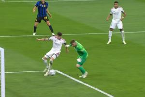 超巨失误!国米门将马丁内斯送礼,巴尔韦德门前抢断破门