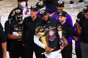 詹姆斯:加盟湖人的感觉超级酷 我将永生难忘为湖人夺冠的经历