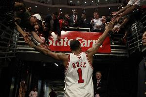 2年前的今天:德里克·罗斯宣布退役 结束16年的NBA生涯