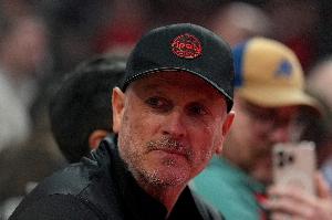 湖人媒体人:有消息称开拓者老板买的不是球队 而是NBA的1/30名额
