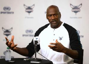 乔丹:我不羡慕现役球星&他们要打造个人品牌 而当年篮球非胜即负