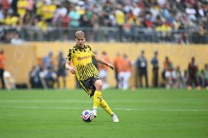 斯文松:两球领先后本该全取三分,平局的结果令人失望