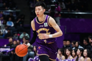 冲击对手防线!廖三宁11中7高效拿下15分5板2助2帽