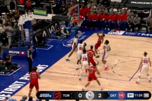 NBA无弱者!猛龙纯替补阵容不怯场 面对全主力活塞打出9-2开局