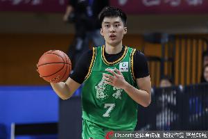 媒体人:段睿骐CBA职业生涯第一场胜利 对他来说意义非凡