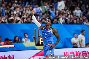 惨案预定?北京半场10人轮换皆有得分入账 领先深圳33分!