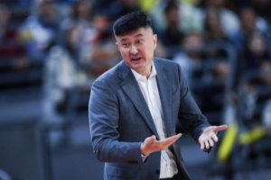 杨毅:若是杜锋在的话 不会放走杜润旺的 现有的风格不适合广东