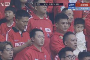 悲喜两重天!蓉城绝平被吹 蓉城看台静得可怕 英博远征军激情庆祝